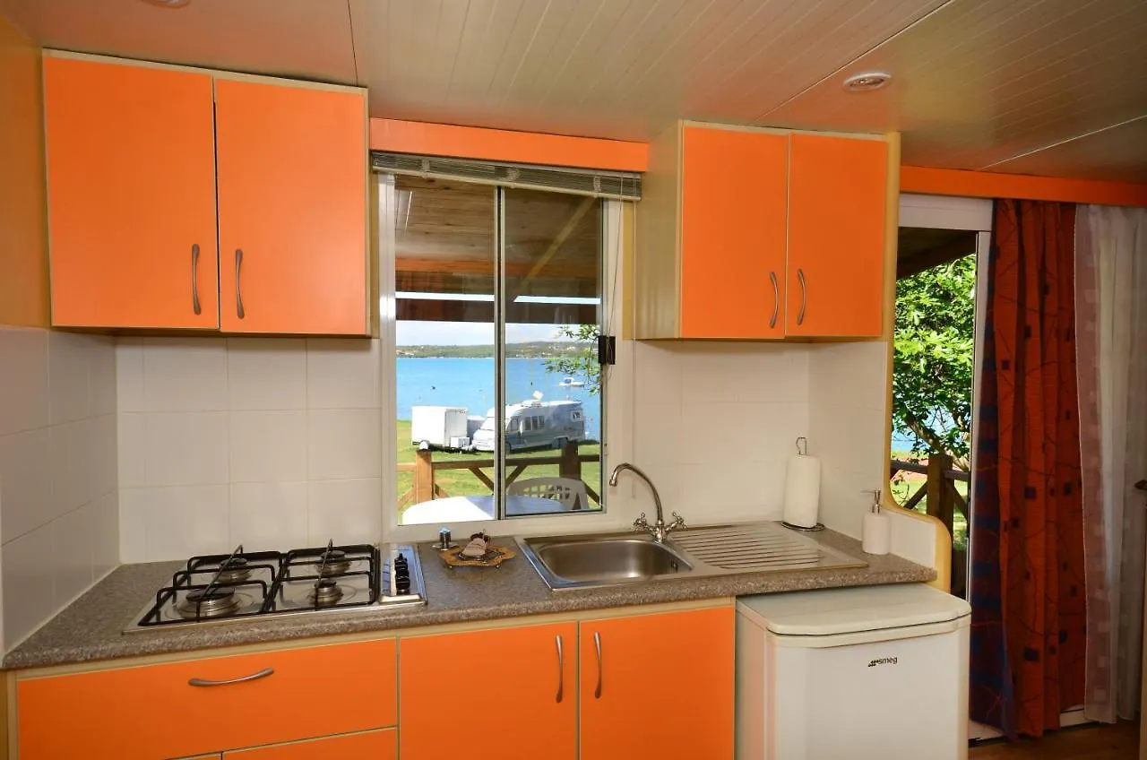 Arena Tasalera Mobile Homes Premantura 2*,